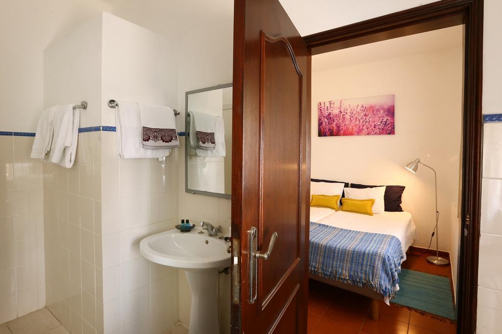 Alojamentos Oasis 메르톨라 객실 사진